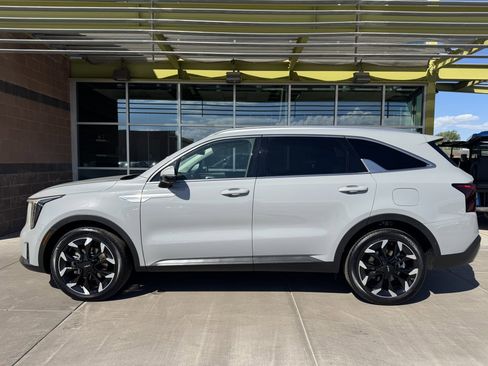 Used 2024 Kia Sorento SX image 7