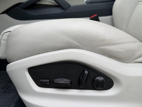 Used 2023 Porsche Cayenne S Platinum w/ Premium Package Plus image 28