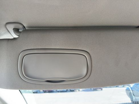 Used 2024 Chrysler Pacifica Touring-L image 23