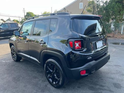 Used 2017 Jeep Renegade Altitude AWD/4WD image 4