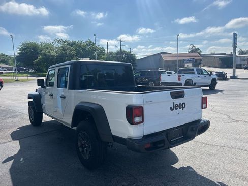 Used 2025 Jeep Gladiator Sport AWD/4WD image 6
