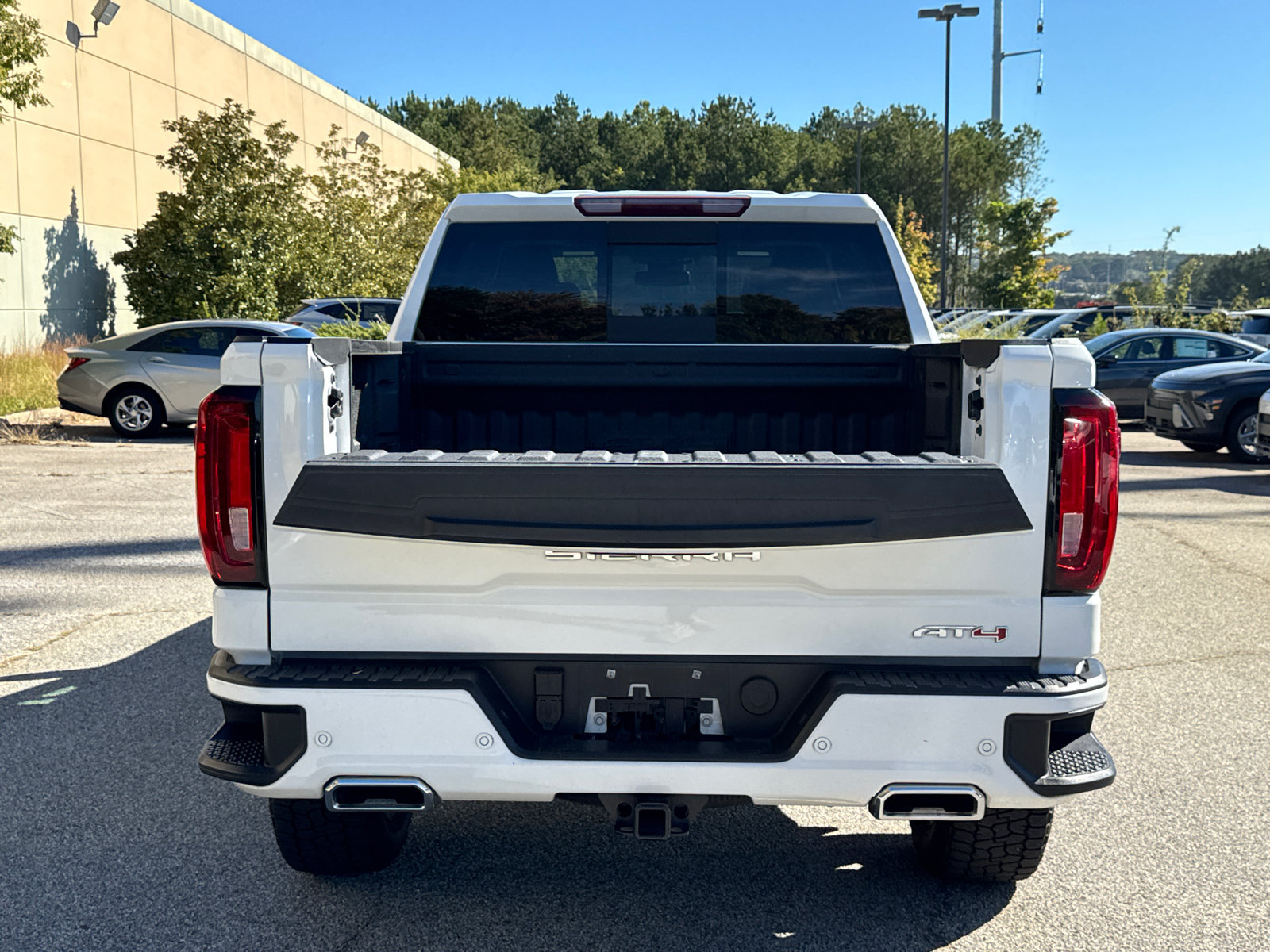 Used 2023 GMC Sierra 1500 AT4 w/ AT4 Premium Package AWD/4WD image 18