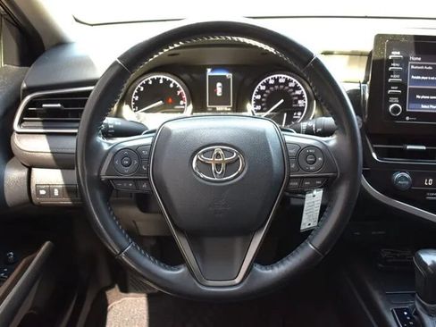 Used 2021 Toyota Camry SE FWD image 13