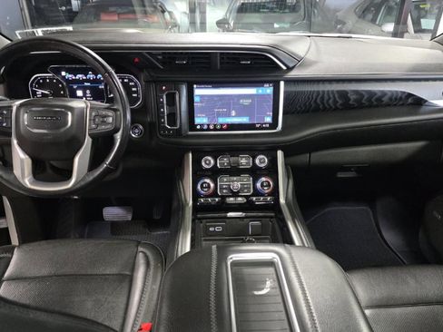 Used 2021 GMC Yukon Denali w/ Denali Premium Package AWD/4WD image 5