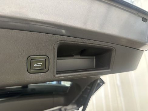 Used 2018 GMC Terrain SLT w/ Preferred Package image 34