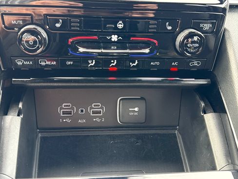 Used 2023 Jeep Grand Cherokee L Laredo AWD/4WD image 21