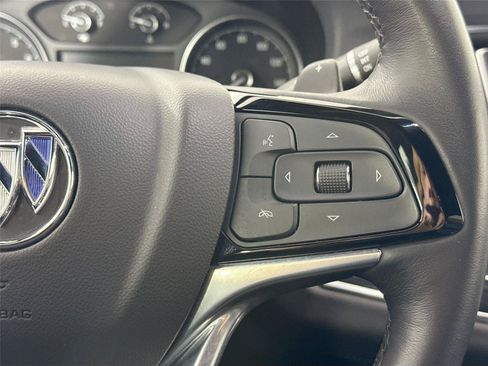 Used 2024 Buick Enclave Essence FWD image 18