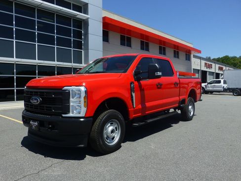 New 2026 Ford F250 XL w/ XL Driver Assist Package AWD/4WD image 1