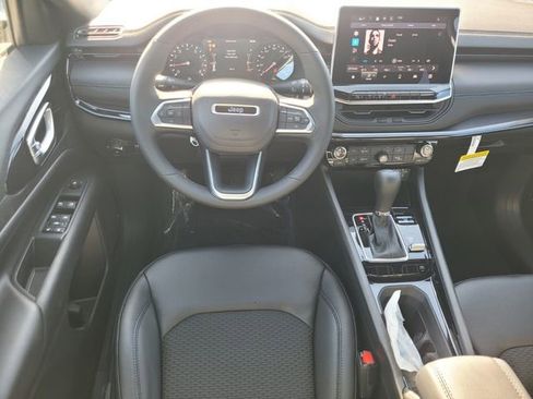 New 2026 Jeep Compass Latitude image 8