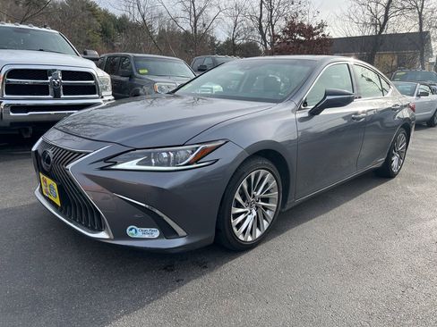 Used 2019 Lexus ES 300h image 1