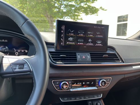 Used 2021 Audi Q5 Prestige w/ Prestige Package AWD/4WD image 31