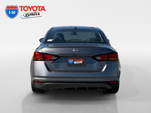 Used 2025 Nissan Altima 2.5 SV FWD image 4