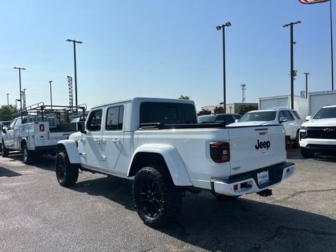 Used 2022 Jeep Gladiator Overland AWD/4WD image 5