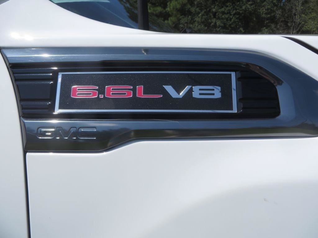 Used 2022 GMC Sierra 2500 AT4 w/ AT4 Premium Plus Package AWD/4WD image 11