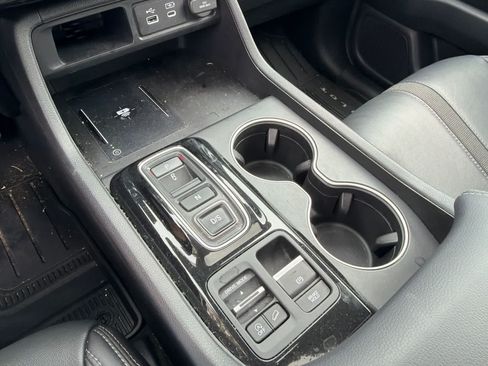 Certified 2025 Honda Pilot Touring image 25