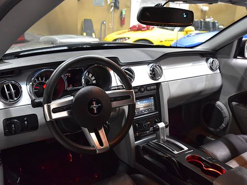 Used 2009 Ford Mustang GT RWD image 15