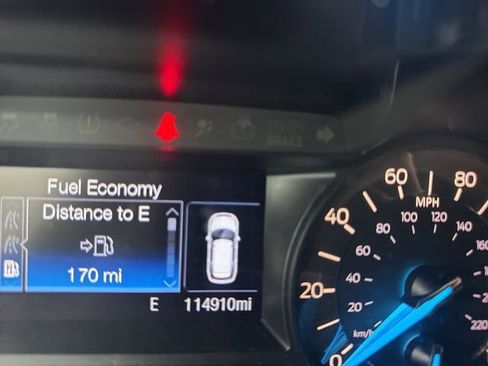 Used 2017 Ford Explorer XLT AWD/4WD image 3