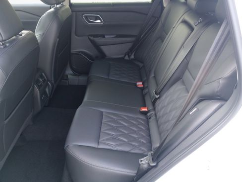 New 2026 Nissan Rogue Platinum AWD/4WD image 13