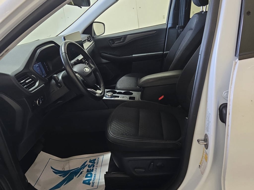 Used 2024 Ford Escape Active w/ Tech Pack #1 AWD/4WD image 9