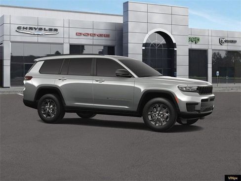 New 2023 Jeep Grand Cherokee L Laredo image 10