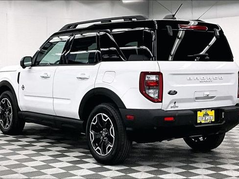 Used 2025 Ford Bronco Sport Outer Banks w/ Outer Banks Tech Package+ AWD/4WD image 3