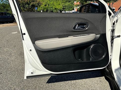 Used 2020 Honda HR-V EX image 18