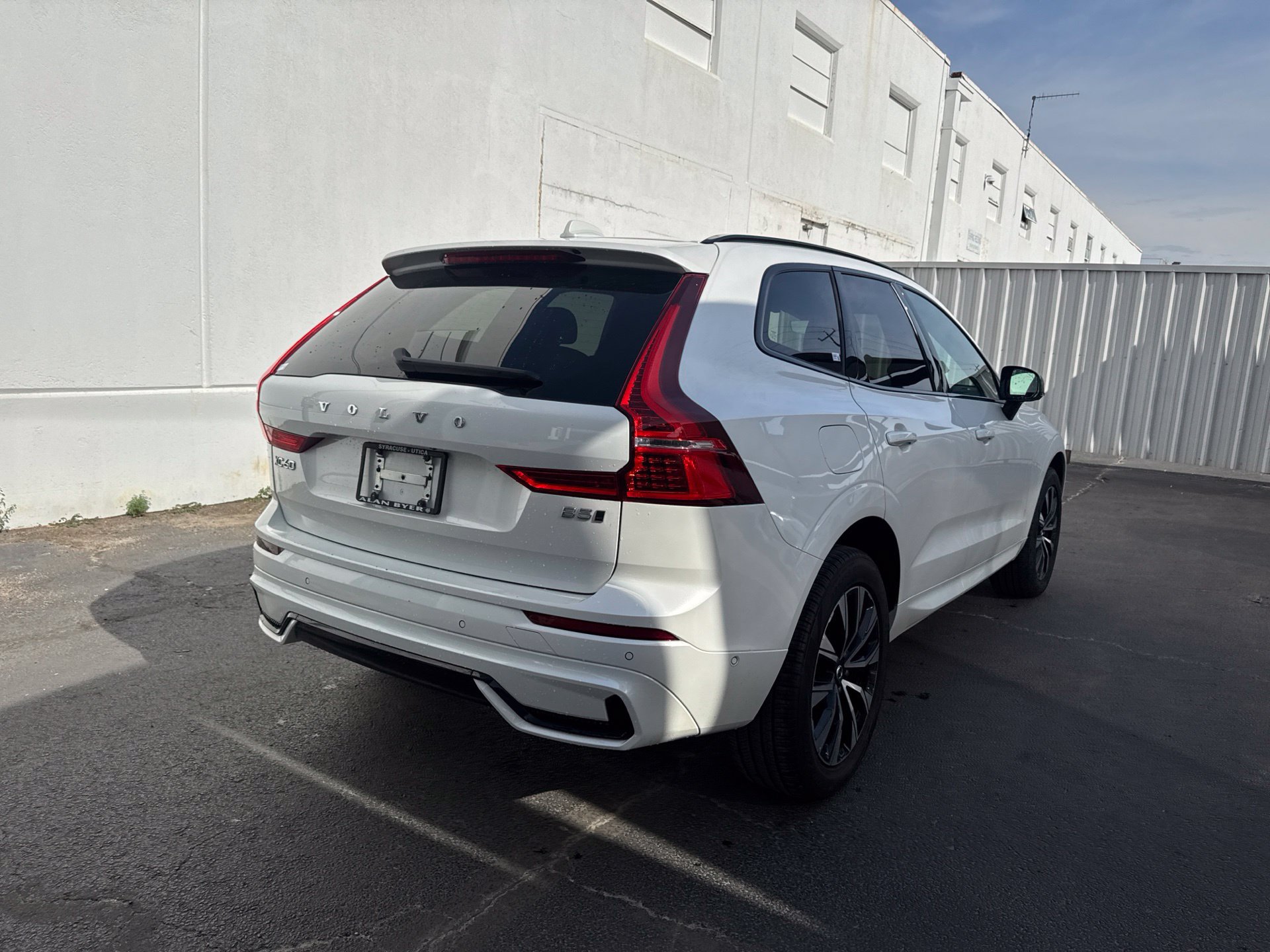 Certified 2024 Volvo XC60 B5 Plus w/ Climate Package AWD/4WD image 7