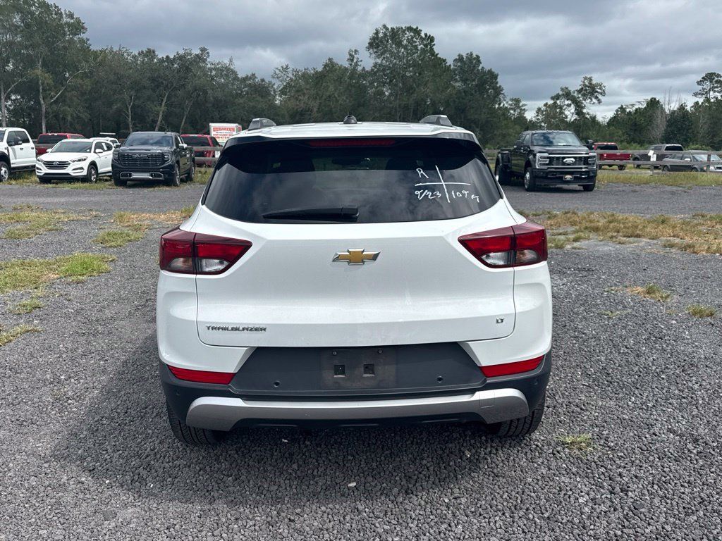 Used 2022 Chevrolet TrailBlazer LT w/ Sun and Liftgate Package FWD image 4