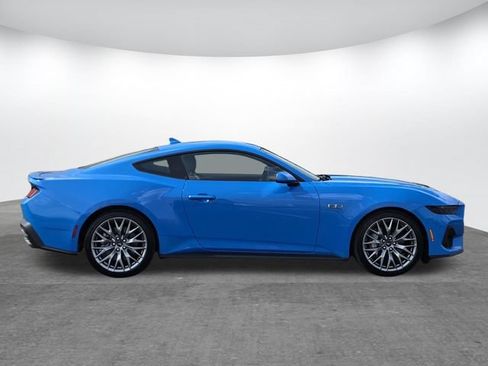 Used 2025 Ford Mustang GT Premium RWD image 4