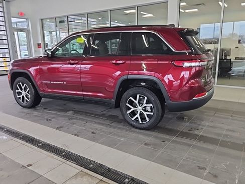 Used 2025 Jeep Grand Cherokee Limited w/ Trailer Tow Package image 7