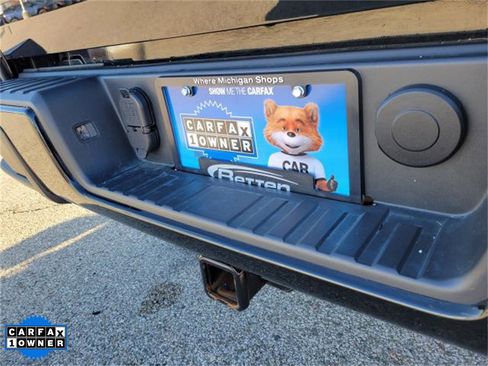 Used 2022 Chevrolet Colorado LT w/ LT Convenience Package image 9