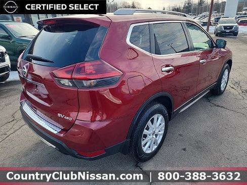 Certified 2018 Nissan Rogue SV w/ Premium Package image 8