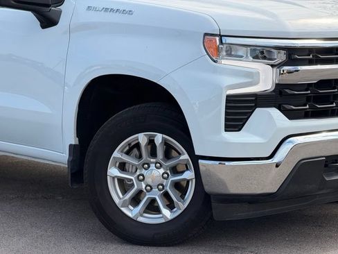 Used 2025 Chevrolet Silverado 1500 LT w/ Convenience Package II AWD/4WD image 2