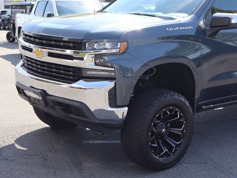 Used 2020 Chevrolet Silverado 1500 LT w/ Fleet Comfort Package AWD/4WD image 6