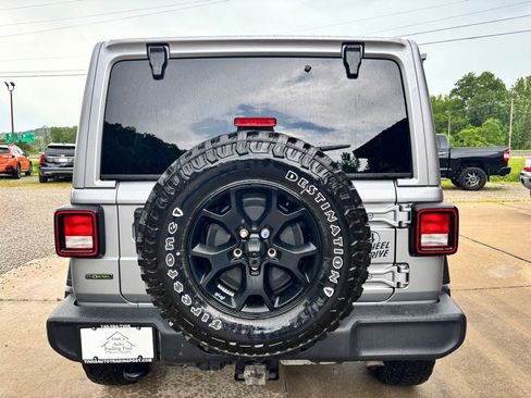 Used 2021 Jeep Wrangler Unlimited Sport AWD/4WD image 3