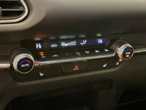 Used 2024 MAZDA CX-30 AWD 2.5 S w/ Premium Package image 24