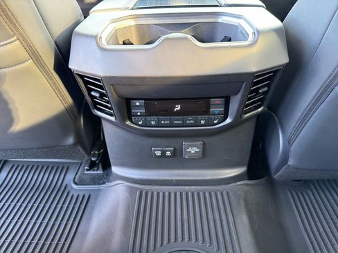Used 2025 Toyota Sequoia Platinum AWD/4WD image 20