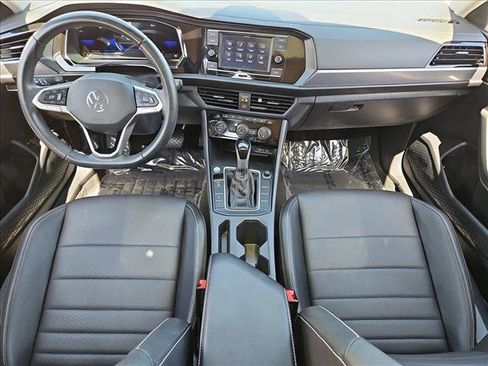 Used 2023 Volkswagen Jetta SE w/ Panoramic Sunroof Package FWD image 16
