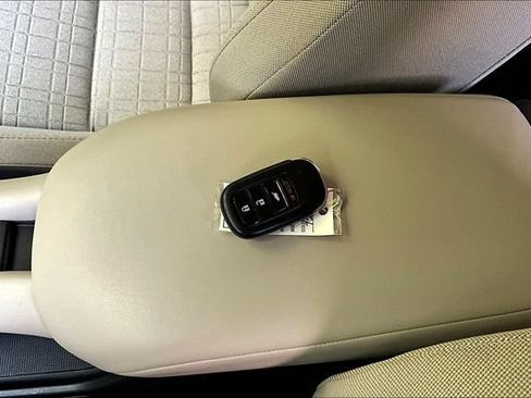 Used 2024 Honda HR-V LX image 35