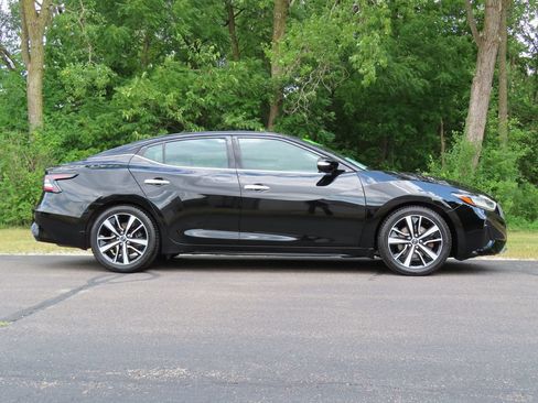 Used 2023 Nissan Maxima SL FWD image 2
