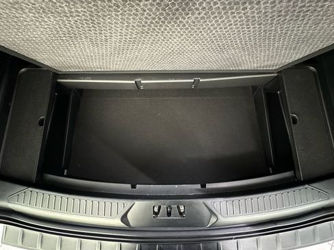 Used 2022 Ford Explorer XLT w/ Equipment Group 202A AWD/4WD image 12