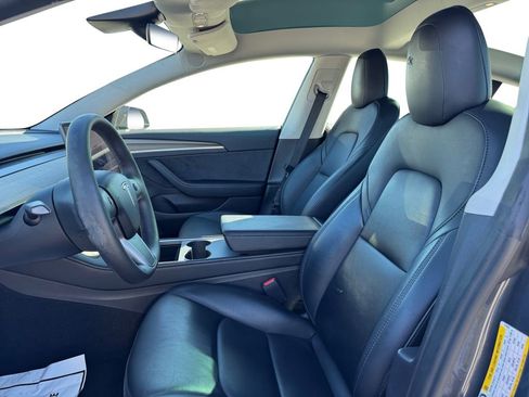 Used 2022 Tesla Model 3 image 9