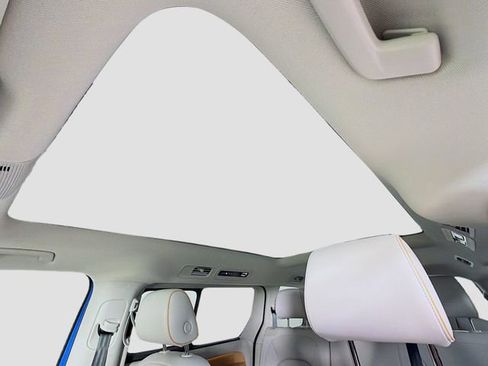 New 2025 Volkswagen ID. Buzz 1st Edition image 14