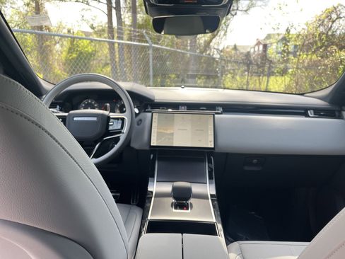 New 2026 Land Rover Range Rover Velar Dynamic SE image 25
