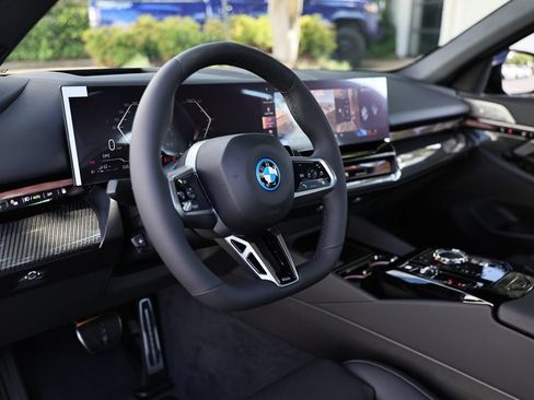 New 2027 BMW 550e xDrive w/ Executive Package AWD/4WD image 17
