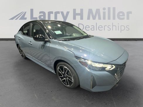 New 2025 Nissan Sentra SR image 7