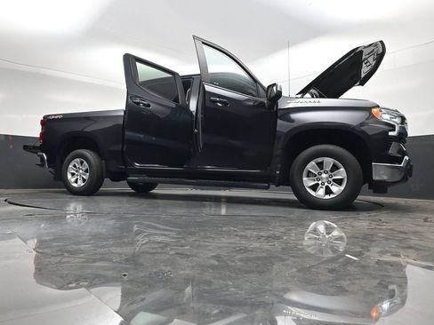 Used 2022 Chevrolet Silverado 1500 LT AWD/4WD image 51
