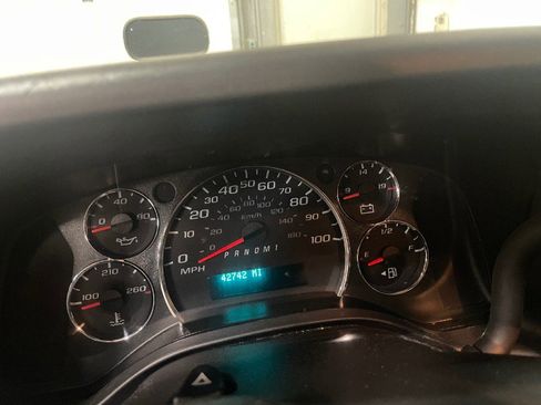 Used 2020 GMC Savana 3500 w/ Driver Convenience Package image 4