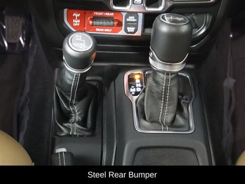 Used 2022 Jeep Wrangler Unlimited Rubicon AWD/4WD image 12