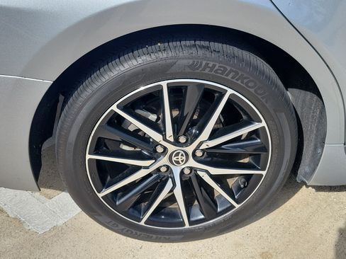 Used 2024 Toyota Camry SE w/ Convenience Package FWD image 8